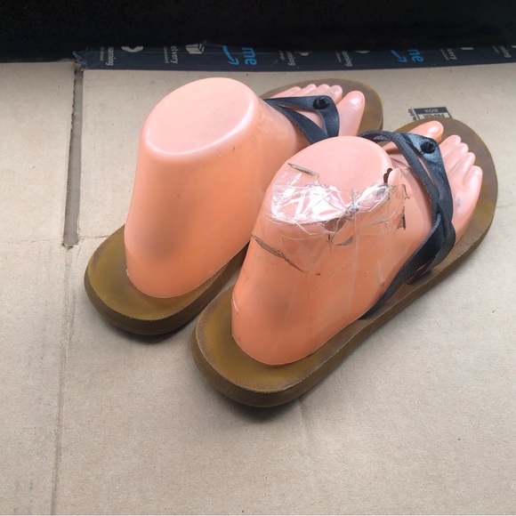 Flojos Women's Black Leather Priya Flip-Flop Sandals Size 9.5 - Picture 6 of 12